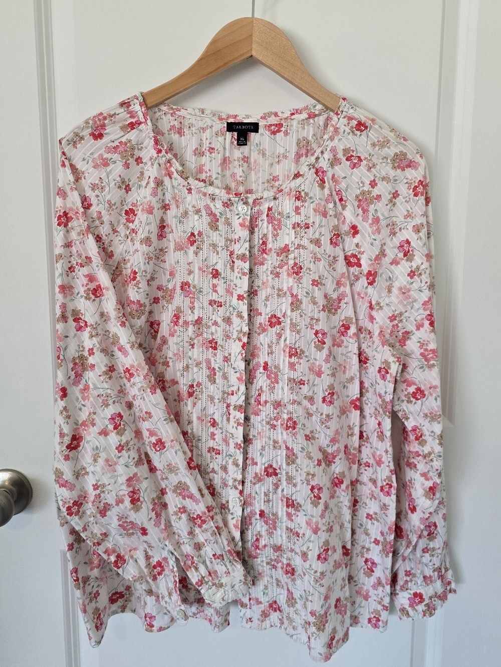EUC Talbots Floral Pintuck Blouse XL – 100% Cotton Button Front